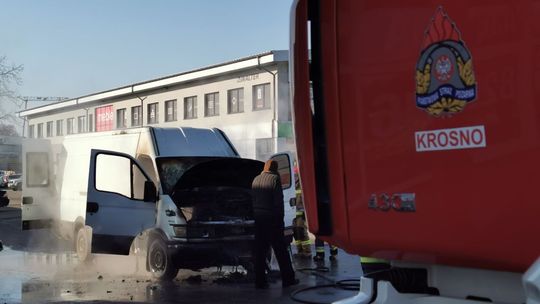 Pożar dostawczaka przy ul. Pużaka