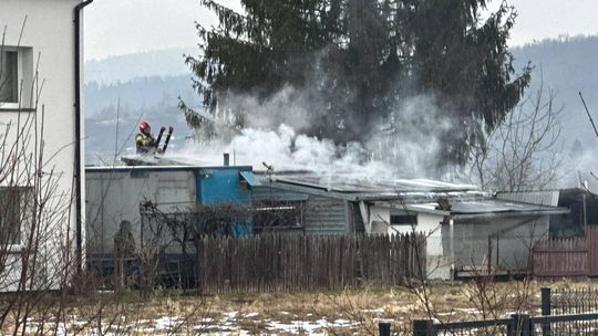 Pożar garażu w Bajdach