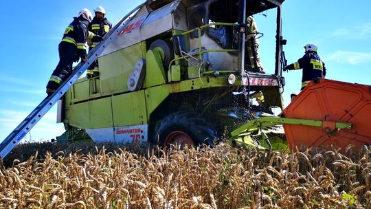 Pożar kombajnu pomiędzy Rymanowem, a Sieniawą
