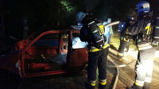 Pożar samochodu i garażu w Turaszówce
