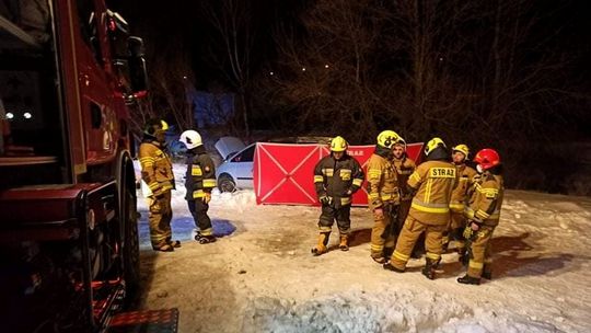 Pożar samochodu w Bukowsku. Wewnątrz zwęglone zwłoki 63-latka