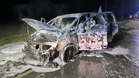 Pożar samochodu w Chyrowej