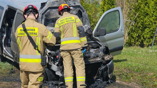 Pożar samochodu w Lubatowej
