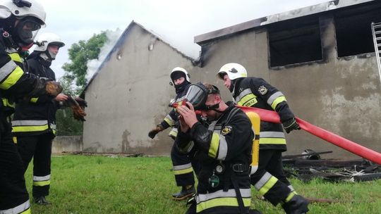Pożar stodoły w Odrzykoniu. Strażacy uratowali sąsiednie budynki