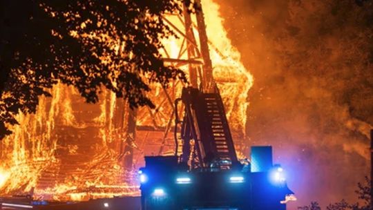 Pożar w sanockim skansenie. Spłonął m.in. XVII-wieczny kościół