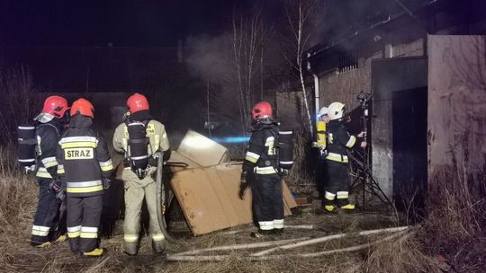 Pożar w starym magazynie w Korczynie