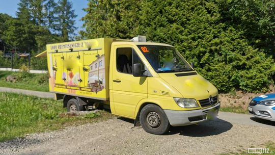 Próbował się rozminąć. Chłodnią wjechał do rowu