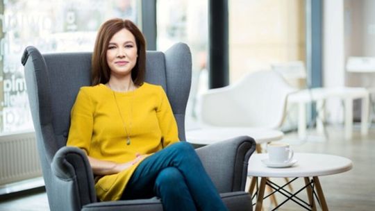 Profesjonalna, ale kobieca. Jak wygląda sesja biznesowa, która podkreśla Twoją siłę i autentyczność?