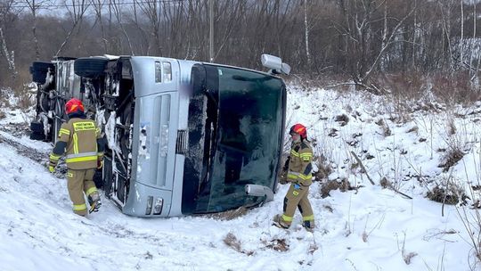 Prokuratura umorzyła śledztwo w sprawie wypadku autokaru w Bieszczadach