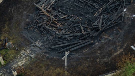 Prokuratura wszczęła śledztwo po pożarze sanockiego skansenu. Biegły: nic nie wskazuje na podpalenie