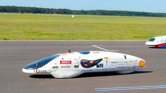 Przejechał 1693 km na litrze paliwa. Studenci z Krosna ustanowili rekord Polski