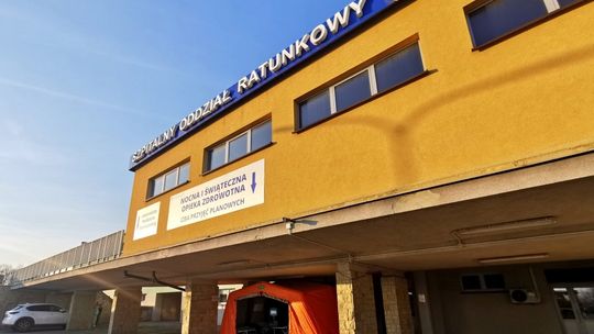 Przy szpitalu ustawiono namiot. Minimalizacja ryzyka