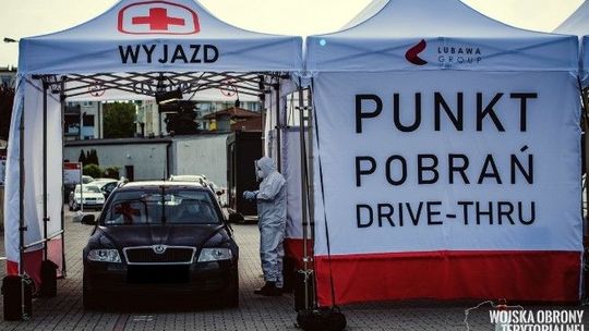 Punkt "drive-thru" do przeprowadzenia testów dla osób przebywających na kwarantannie