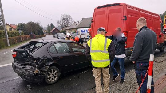 ? Pustyny / DK19. Zderzenie trzech pojazdów [AKTUALIZACJA: sprawczyni nietrzeźwa]
