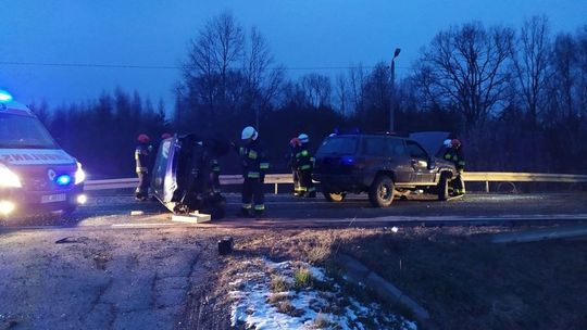 PUSTYNY: Droga Krajowa zablokowana po zderzeniu dwóch samochodów