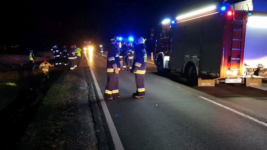 PUSTYNY: Kierowca skutera ranny, prawdopodobnie po "bliskim" spotkaniu z ciężarówką