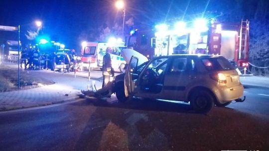 PUSTYNY: Wypadek 2 aut na krajowej "dziewiętnastce". Dwie osoby w szpitalu