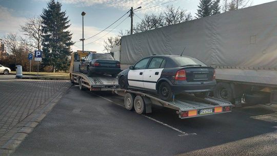 Radiowozy policyjne dla uczniów Mechanika