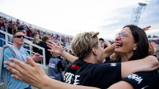 Radość i piękne chwile na krośnieńskim stadionie [GALERIA KIBICÓW]