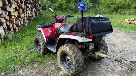 Ranna turystka na szlaku. Szybka akcja ratunkowa strażaków z Iwonicza-Zdroju i Lubatowej
