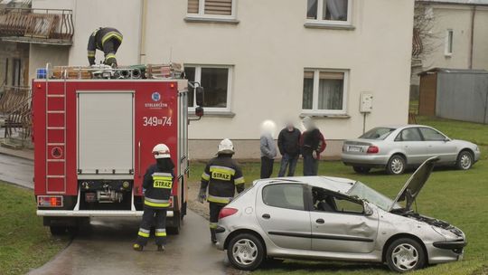 ROGI: Dachowanie pojazdu na ul. Długiej