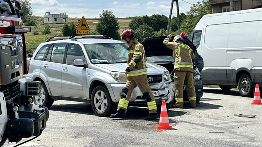 Rogi. Zderzenie dwóch samochodów na DK19
