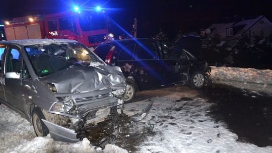 ROGI: Zderzenie dwóch samochodów na ul. Długiej