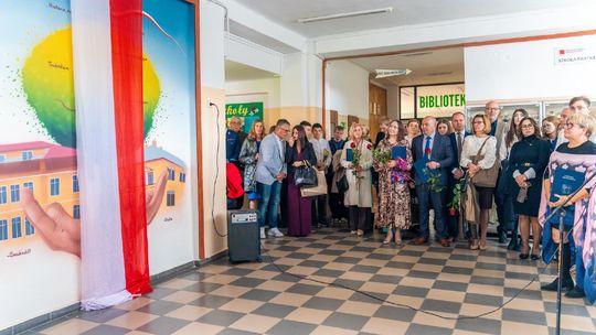 Rok Jubileuszowy w Zespole Szkół w Iwoniczu. Odsłonięto wyjątkowy mural