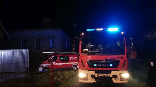 RÓWNE: Pożar w garażu. Spaliły się motocykle i quad