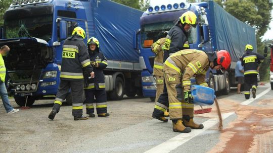 Równe. Zderzenie dwóch samochodów ciężarowych