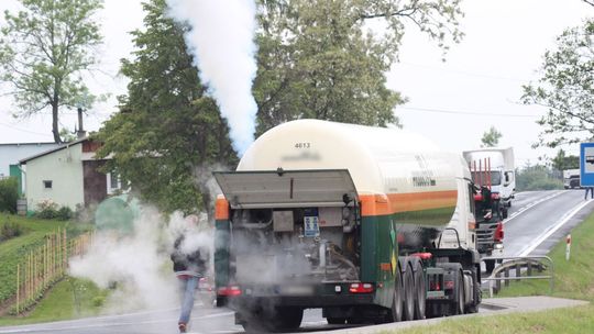 Rozszczelniona cysterna z tlenem na DK28 w Jaszczwi