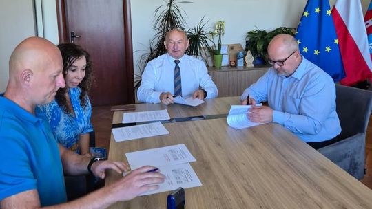 Rusza przebudowa drogi powiatowej i remont mostu