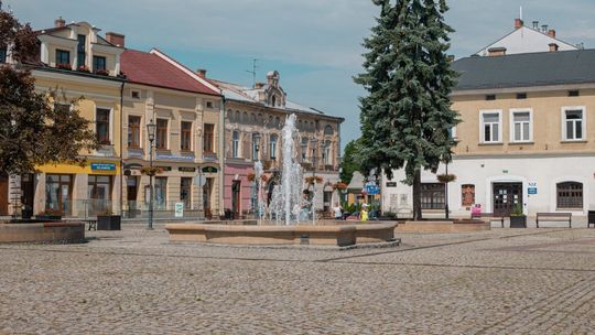 Ruszają prace na krośnieńskim Rynku. Będą utrudnienia i badania archeologiczne