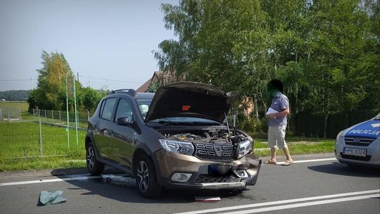 ? Rymanów/DK28. Zderzenie skody i dacii niedaleko stacji paliw
