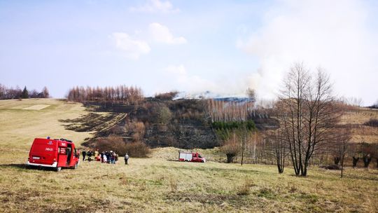 RYMANÓW: Dramatyczny finał wypalania trawy!
