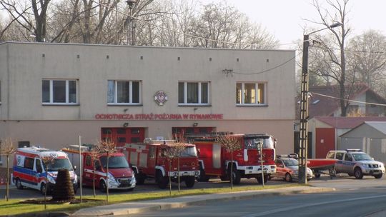 RYMANÓW: Karetka, straż pożarna i policja w jednym budynku?