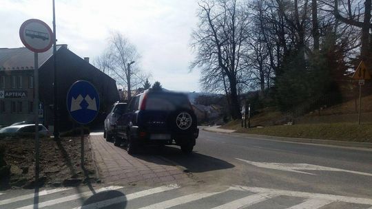 RYMANÓW: Nieodpowiedzialne "niedzielne" parkowanie