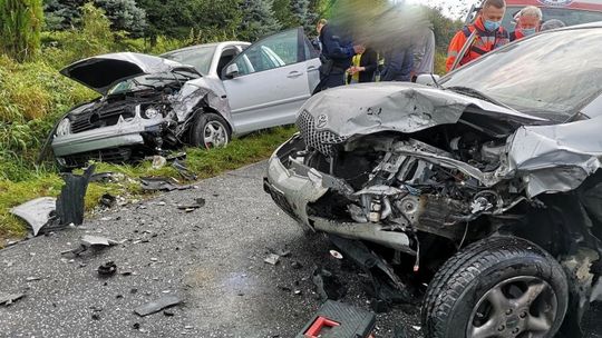 ? Rymanów/Nowa Wieś: Czołowe zderzenie volkswagena i toyoty