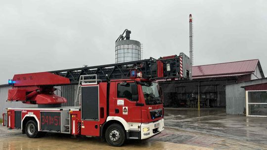 Rymanów. Pożar trocin w silosie