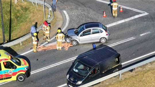 Rymanów. Zderzenie busa i osobówki na DK28