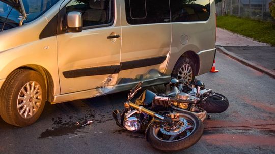 RYMANÓW ZDRÓJ: Motocyklista ranny po zderzeniu z Fiatem