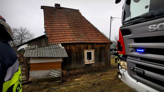 ? Rzepnik. Pożar w drewnianym domu. Winna instalacja elektryczna?