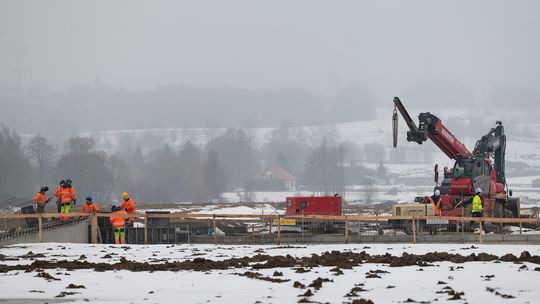 S19 nawet zimą rośnie w siłę. Od ziemnych robót po testy fundamentów pod setki ton