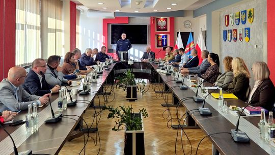 Samorząd, policja i szkoły wspólnie o bezpieczeństwie uczniów. Będą szkolenia i nowe procedury