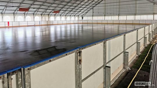 Sezon na krośnieńskim lodowisku rusza już w piątek [CENNIK, GODZINY OTWARCIA]