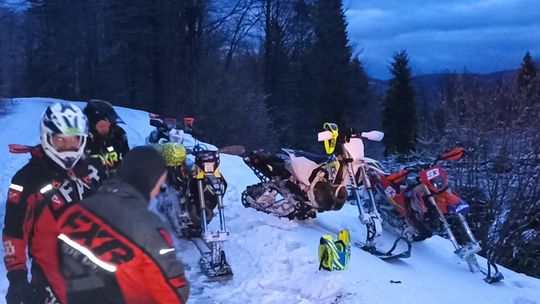 Siedmiu kierowców snowbike’ów Crossów ukaranych mandatami. Chcieli pojeździć po połoninach