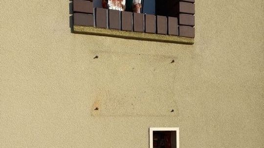 Skradziono pamiątkową tablicę z budynku remizy OSP Wzdów!