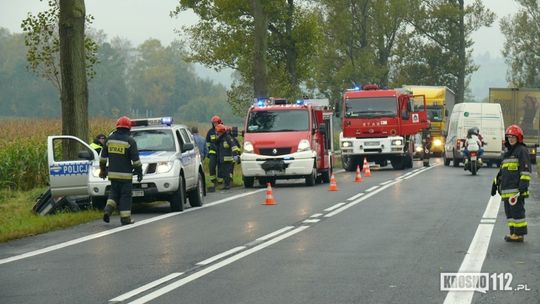 Śliska nawierzchnia przyczyną dachowania Passata