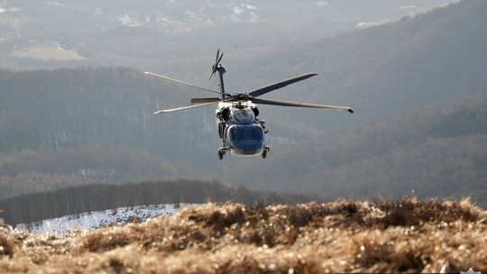 Służby ćwiczyły w Bieszczadach. W działaniach wykorzystano śmigłowiec Black Hawk