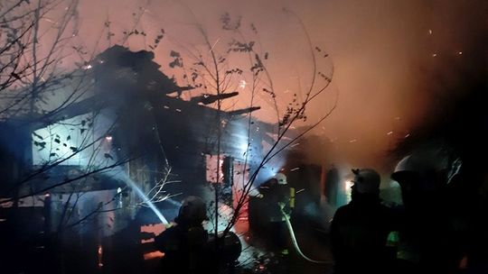? Śmierć mężczyzny w pożarze w Widaczu na styku powiatów strzyżowskiego i krośnieńskiego